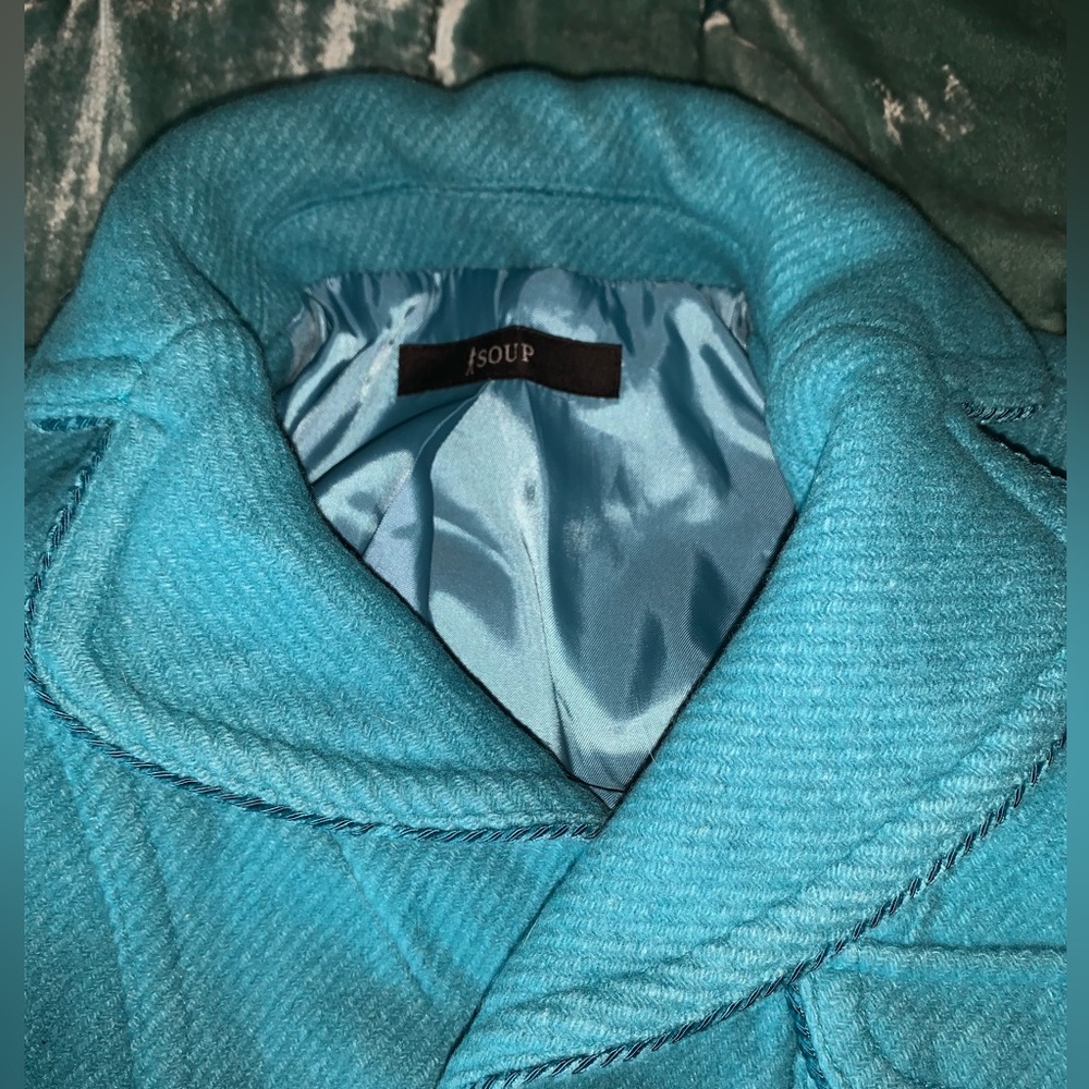Chic Turquoise Button-Up Blazer - Picture 4 of 10